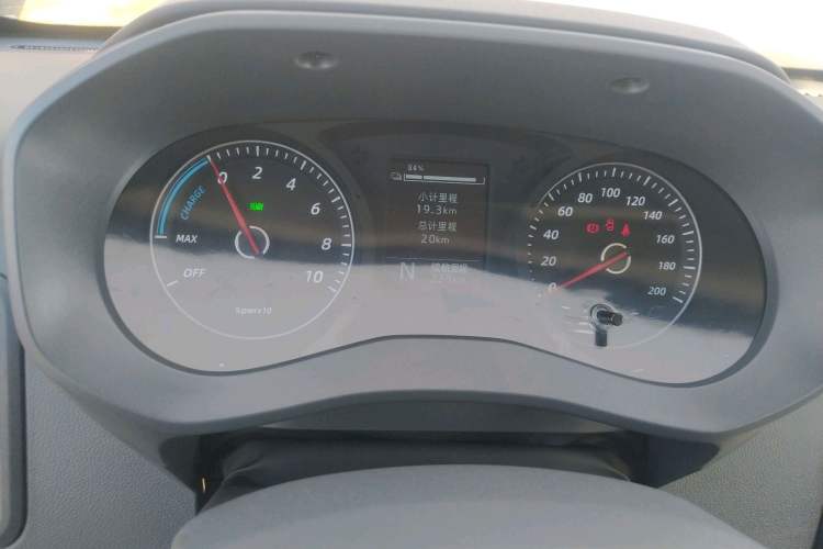 Used Wuling Yangguang 2024 300km Comfort-Grade Passenger Van 60kW