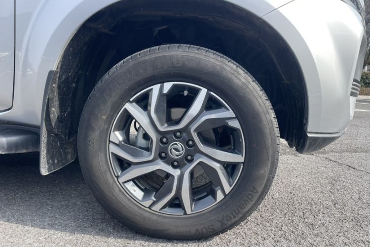 Used Dongfeng Ruichi 7 2022 2.3T Automatic Two-Wheel Drive Diesel Standard Version with Long Cargo Bed and Flat-Floor Design M9T