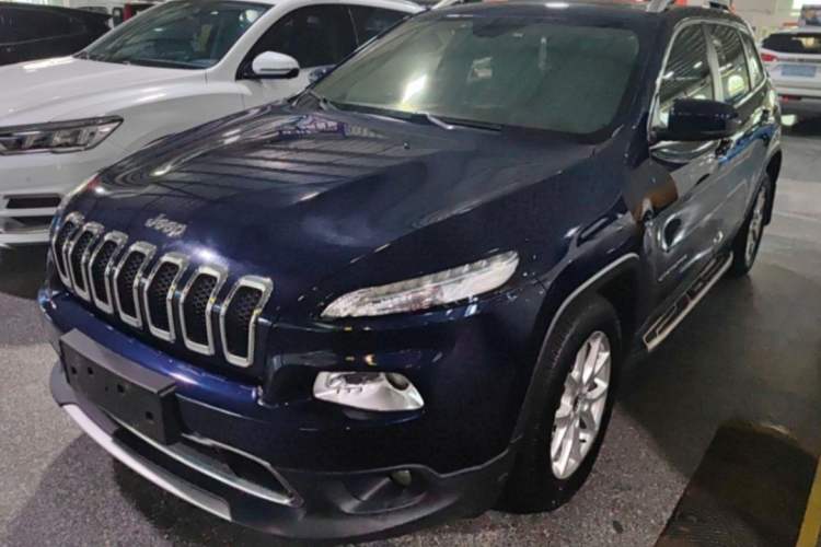Used Jeep Cherokee 2017 2.0L Superior Edition