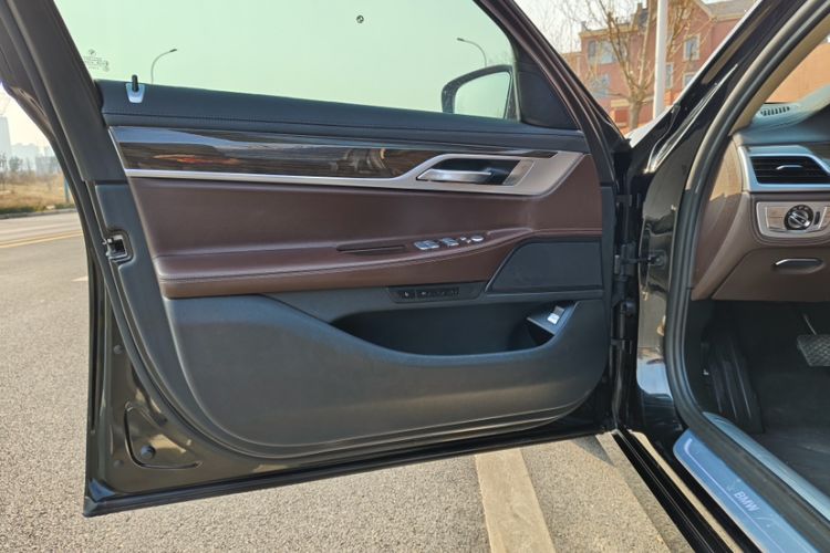 Used BMW 7 Series 2018 730Li Leading Model Excellence Package Interior 8