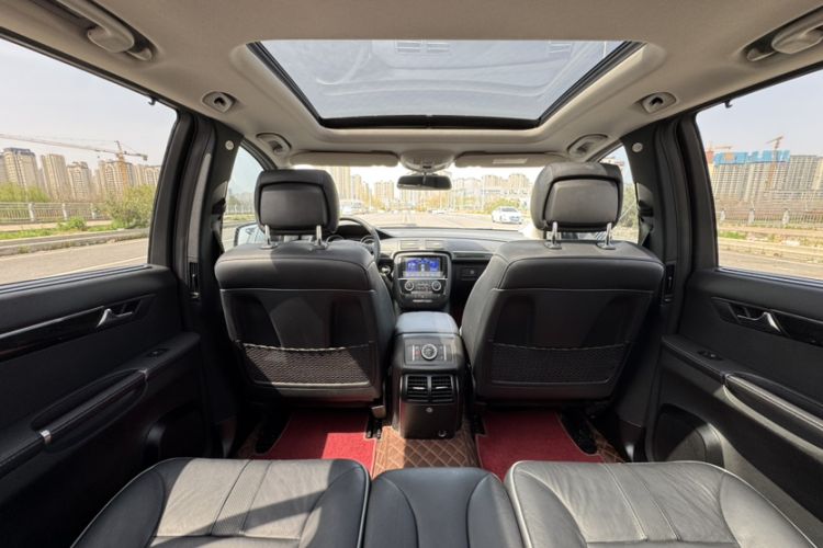 Used Mercedes-Benz R-Class 2017 R 320 4MATIC Business Edition Prestige Model Interior 2