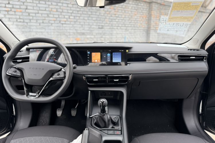 Used Roewe i5 2026 Model 1.5L Manual Comfort Version