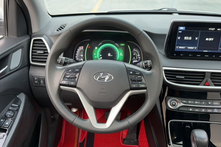 Used Hyundai Tucson 2019 280TGDi Dual-Clutch Two-Wheel Drive Fashion Edition China VI Standard Steering Wheel