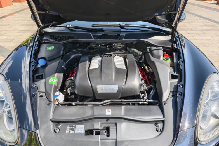 Used Porsche Cayenne 2014 Cayenne Platinum Edition 3.0T Exterior 7