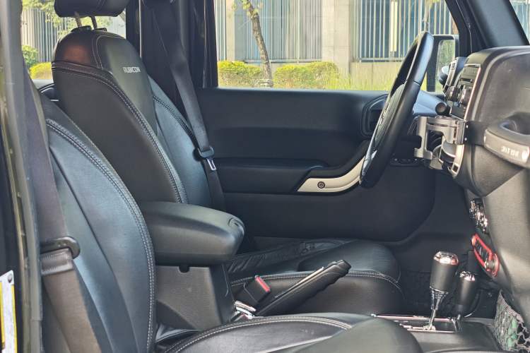 Used Jeep Wrangler 2015 3.6L Rubicon Four-Door Comfort Edition