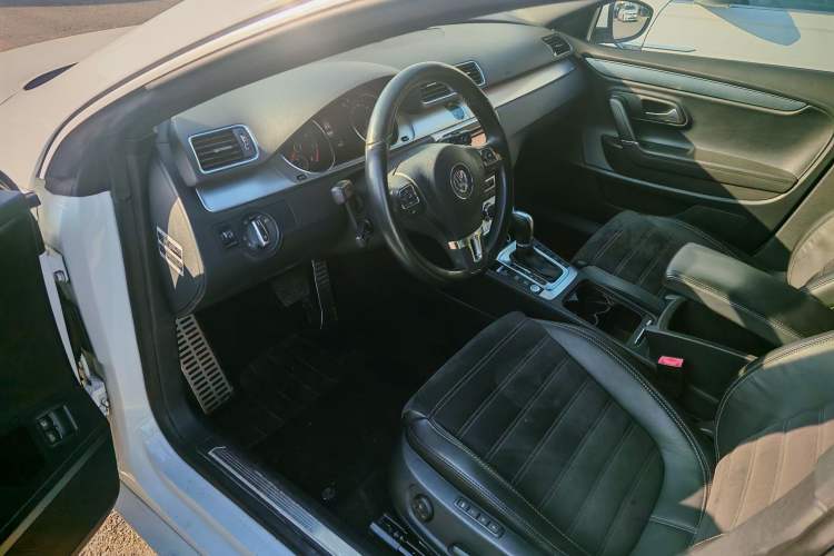 Used Volkswagen FAW-Volkswagen CC 2016 2.0 TSI Luxury Model
