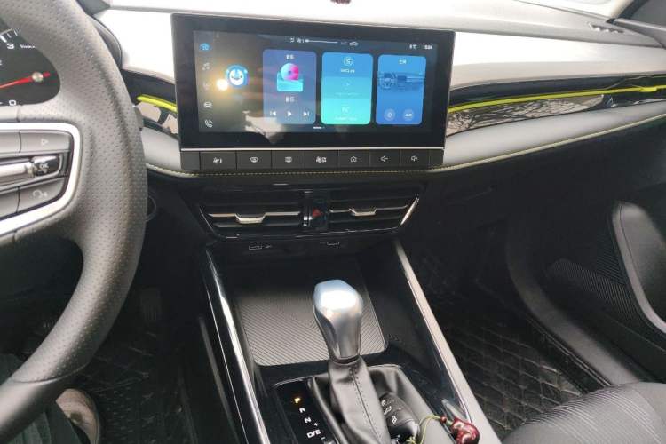 Used Roewe i5 2021 1.5L CVT Platinum Edition
