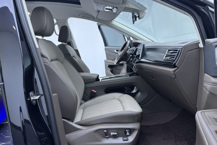 Used Volkswagen Viloran 2024 380TSI Luxury Edition