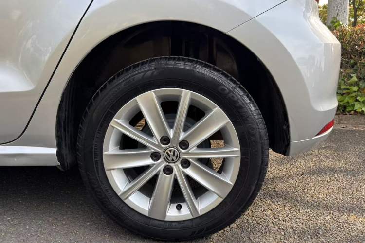 Used Volkswagen Polo 2014 1.6L Automatic Comfort Edition
