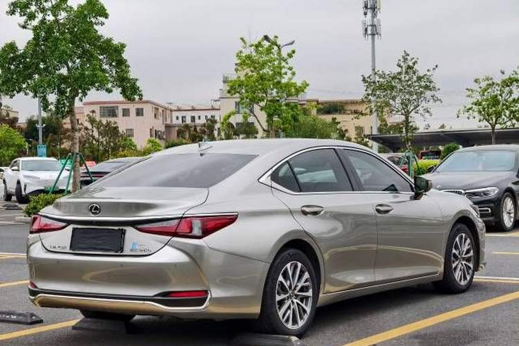 Used Lexus ES 2021 260 Excellence Edition Exterior 5