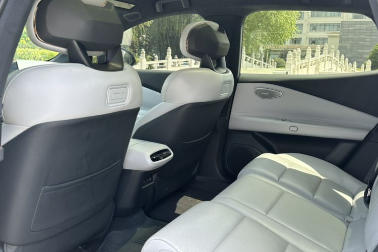 Used Lynk & Co Z10 2025 95 kWh 702 km All-Wheel Drive Intelligent Driving Ultra
