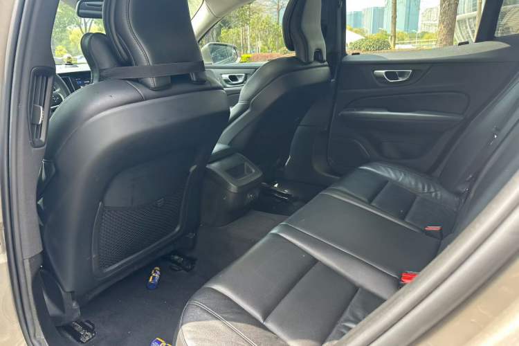 Used Volvo S60 2021 T4 Zhiyi Luxury Edition
