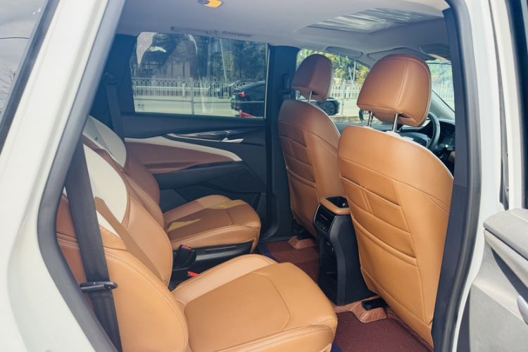 Used SAIC MAXUS G50 2021 1.5T Automatic Comfort Touring B Interior 4