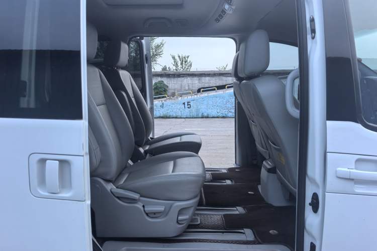 Used JAC Refine M5 2013 2.0T Gasoline Automatic Business Edition
