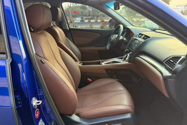 Used Acura CDX 2016 1.5T Two-Wheel Drive Deluxe Edition