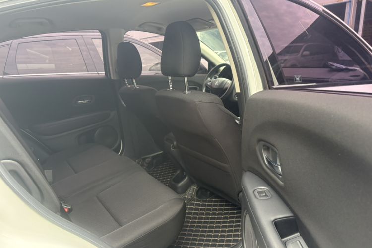 Used Honda Vezel 2015 1.5L manual two-wheel drive Comfort trim level
