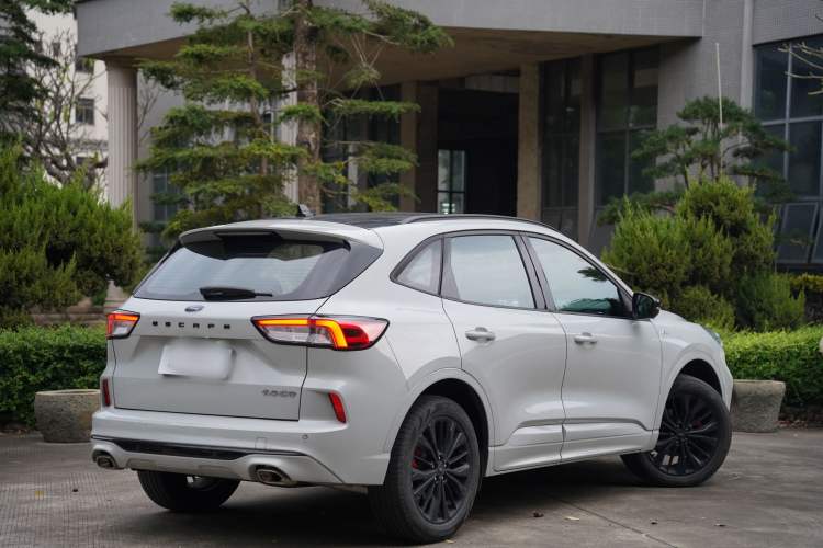 Used Ford Escape 2023 EcoBoost 245 Four-Wheel Drive ST-LINE Pro Trim