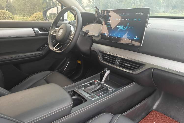 Used BYD Tang 2018 2.0T Automatic SmartConnect Prestige 7-Seater China V Standard