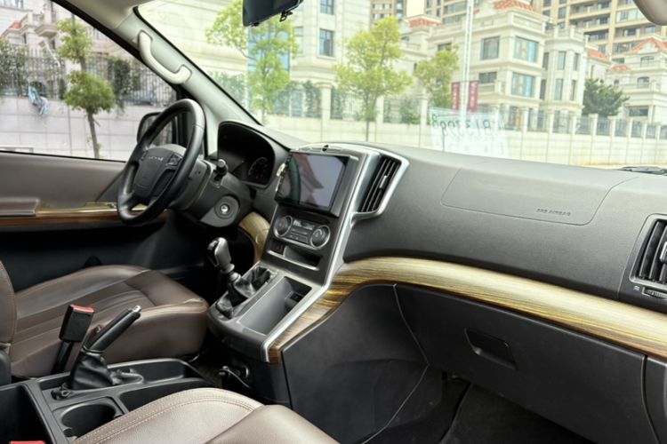 Used FORTHING Lingzhi PLUS 2021 Travel Edition 2.0L Manual Luxury Version 9 Seats