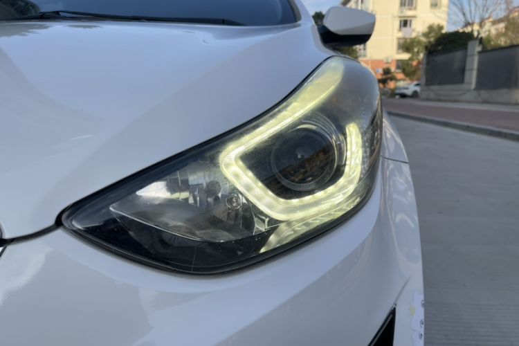 Used Hyundai Elantra (5th Generation / Langdong) 2016 1.6L Automatic Smart Version
