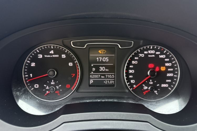 Used Audi Q3 2015 30 TFSI Comfort Model Odometer Close Up