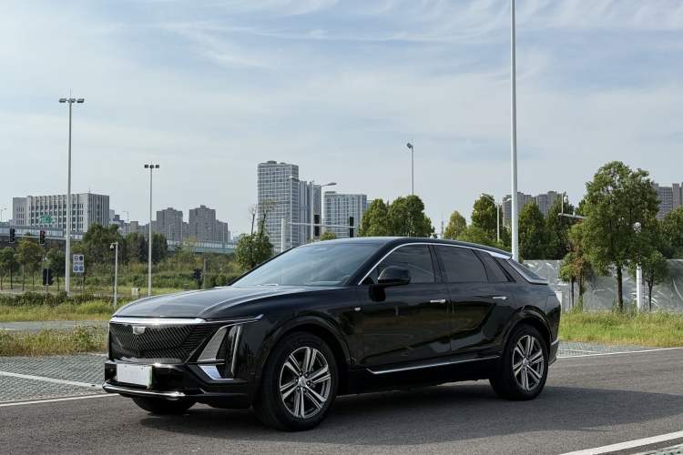 Used Cadillac LYRIQ 2024 Rear-Drive Standard Range Luxury Edition