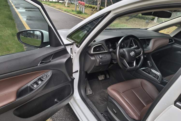 Used Buick GL6 2019 18T 6-Seater Connected Luxury Version China VI Standard Interior 1