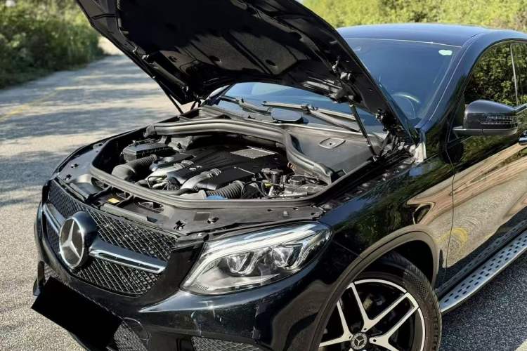 Used Mercedes-Benz GLE Coupe 2017 GLE 500 4MATIC Coupe SUV Exterior 3