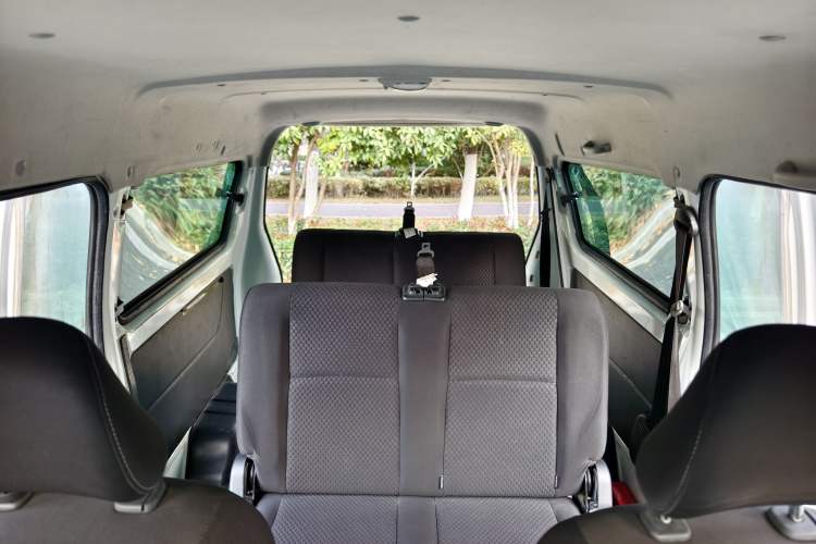 Used Jinbei Gold Hiace M Classic 2022 Panda Edition 1.5L Engineering Lion Passenger Van 6 Seats