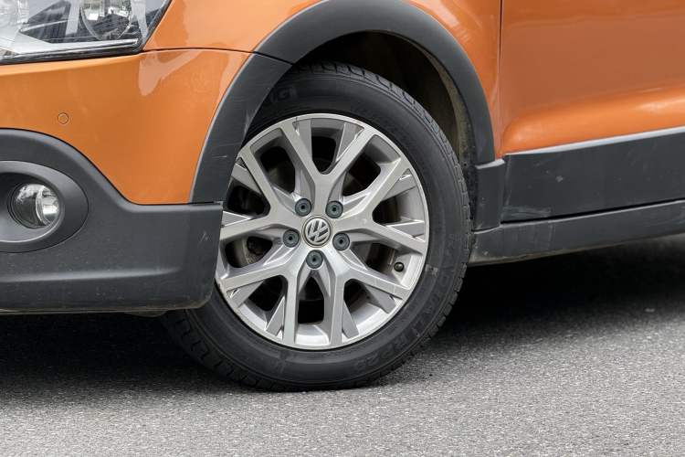 Used Volkswagen Polo 2016 1.6L Cross Polo Automatic Exterior 5