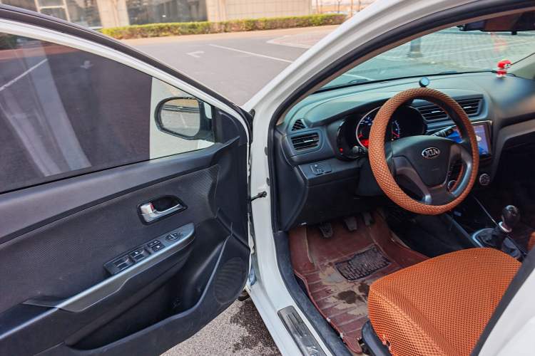 Used Kia K2 2015 Sedan 1.4L MT GLS
