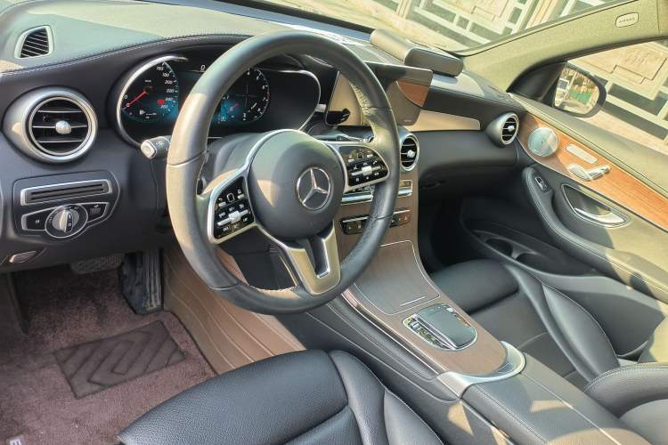 Used Mercedes-Benz GLC 2021 GLC 300 L 4MATIC Dynamic Model Interior 4