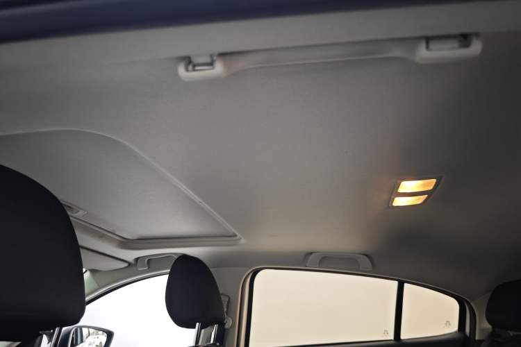 Used Mazda 3 Axela 2017 Hatchback 1.5L Automatic Luxury Model Emission Standard China V