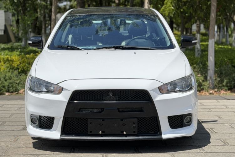 Used Mitsubishi Lancer EX 2016 1.8L Manual Black-and-White Retro Edition Exterior 11
