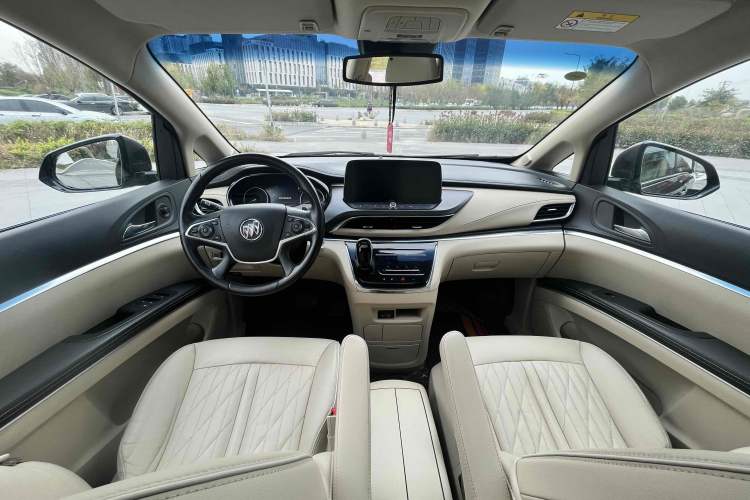 Used Buick GL8 2023 Facelifted Land Cruiser Executive Luxury Version