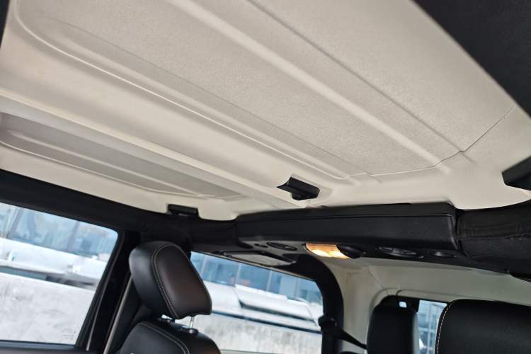 Used Jeep Wrangler 2013 3.6L Rubicon two-door version
