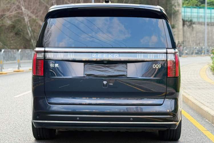 Used Zeekr 009 2022 WE Edition Exterior 3