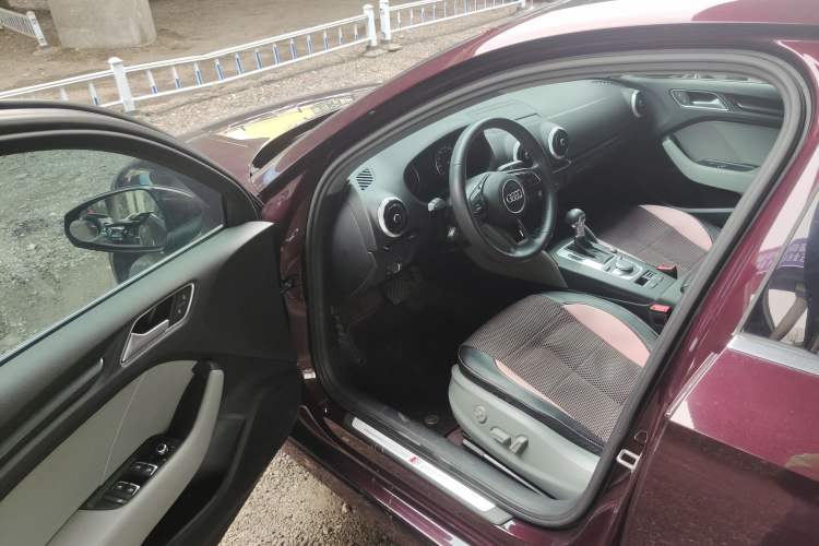 Used Audi A3 2020 Limousine 35 TFSI Fashion Edition China VI Emission Standard Driver Seat