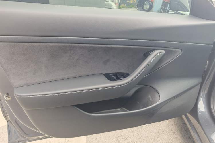 Used Tesla Model 3 2019 Standard Range Rear-Drive Upgraded Version Interior 4