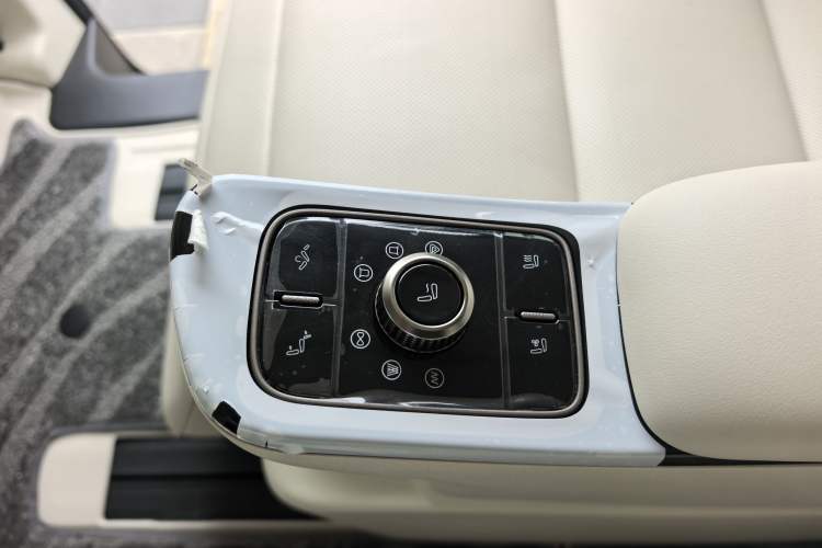 Used Wey Gaoshan 2025 Four-Wheel Drive Alpine 8