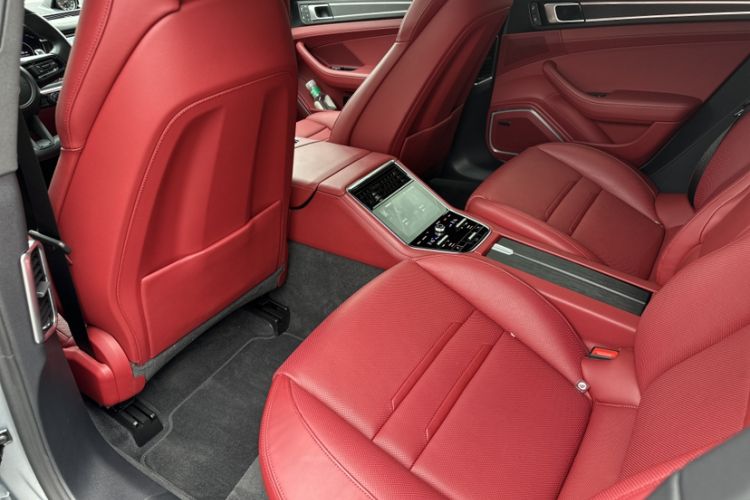 Used Porsche Panamera 2023 Facelifted Panamera 2.9T Platinum Edition
