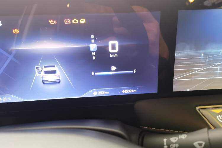 Used Venucia V 2021 260T Idol Edition Odometer Close Up