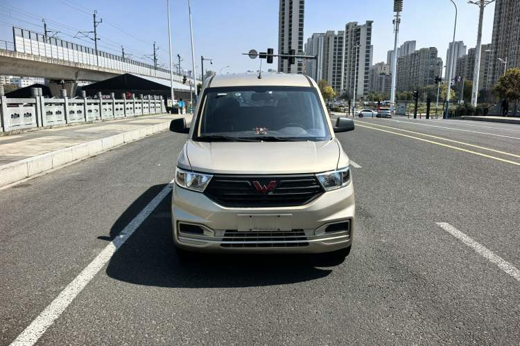 Used Wuling Hongguang V 2022 1.5L Jingqu Edition Electric-Assist LAR
