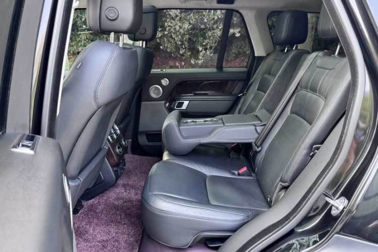 Used Land Rover Range 2021 3.0 L6 Grand Edition Interior 9