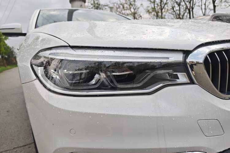 Used BMW 5 Series 2018 Facelifted 530Li Luxury Edition Premium Package Exterior 3