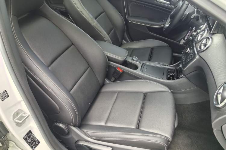 Used Mercedes-Benz GLA 2016 GLA 200 Sport Edition Exterior 4