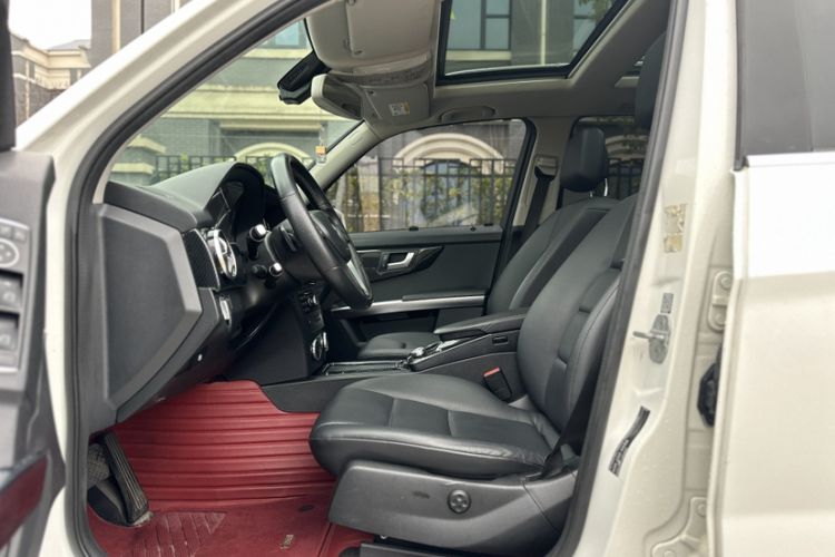 Used Mercedes-Benz GLK-Class 2013 GLK 300 4MATIC Dynamic Sunroof Model