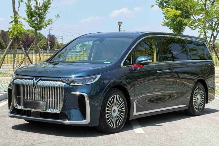 Used VOYAH Dream 2025 PHEV Four-Wheel-Drive Flagship Kunpeng Edition