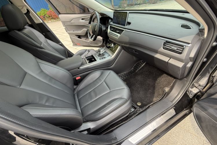 Used Hongqi H5 2022 Classic Model 1.5T DCT Flagship Edition Right Front Seat