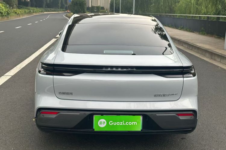 Used Geely Galaxy 8 2025 130km EM-P Starship Edition
